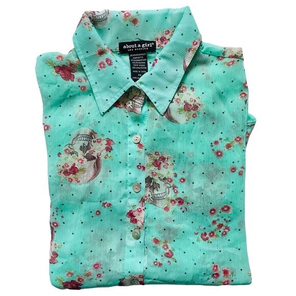 ABOUT A GIRL Women's Shirt XS Green Sheer Skulls Flowers Rock Metal Goth X Small - Picture 5 of 9